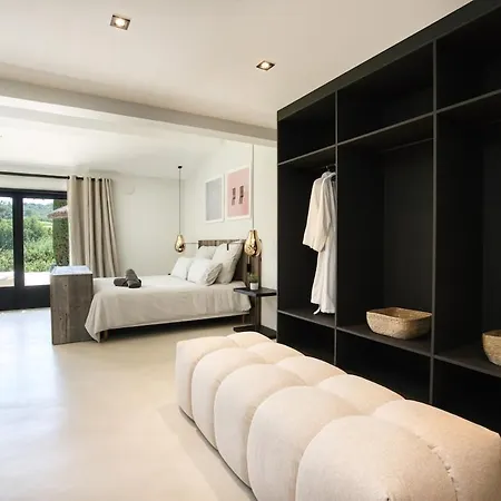 Luxury La Pinede In *