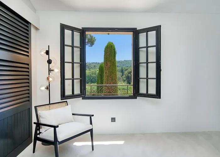 Luxury La Pinede In Lägenhet